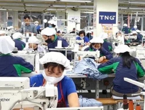 Chủ tịch Hiệp hội Dệt may Việt Nam Chia Sẻ 3 Bài Học năm 2023 và Chiến Lược Đối Mặt với Thách Thức Năm 2024
