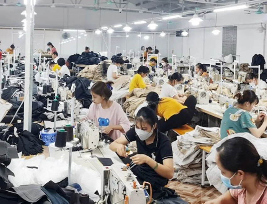 Công Nhân May Nghỉ Việc Sau 2 Năm Mặc Dù Nhận Thưởng Tết 20 Triệu Đồng
