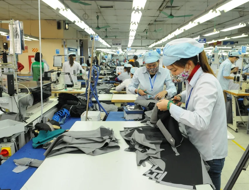 Doanh nghiệp dệt may Việt Nam: Nỗ lực "lột xác" từ gia công sang xây dựng thương hiệu